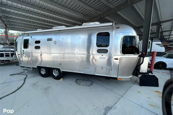 2020 Flying Cloud 25FB Twin