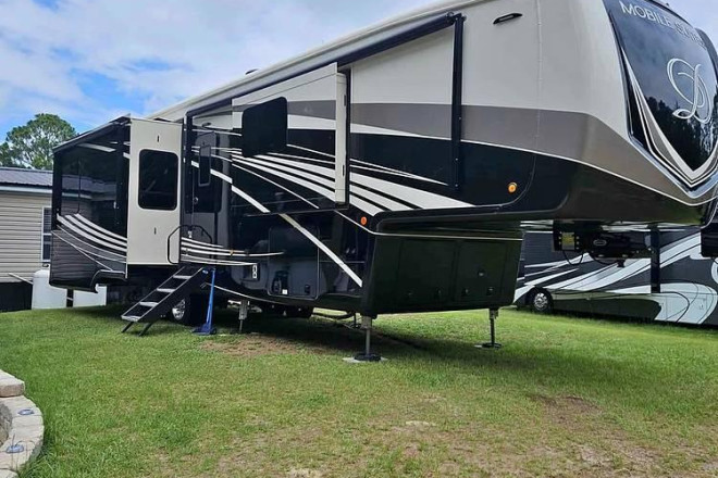 2022 Mobile Suites MS 39DBRS3