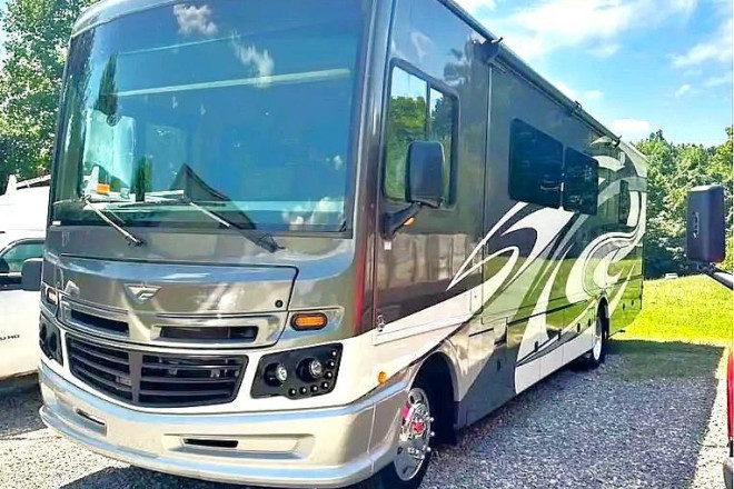 2019 Bounder 33C
