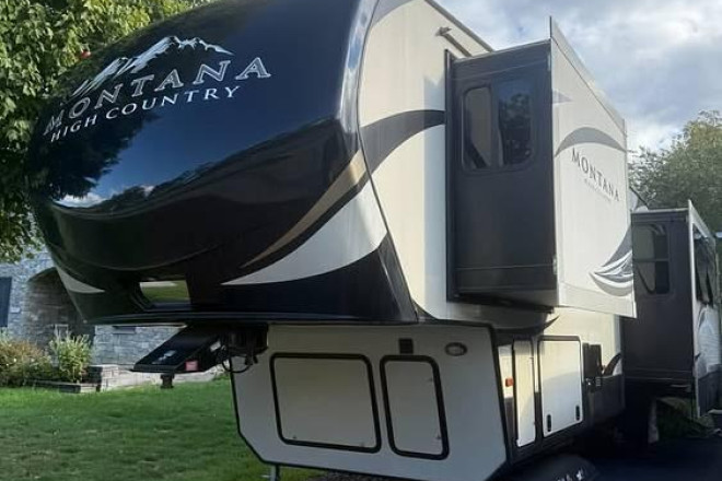 2018 Montana High Country 340BH