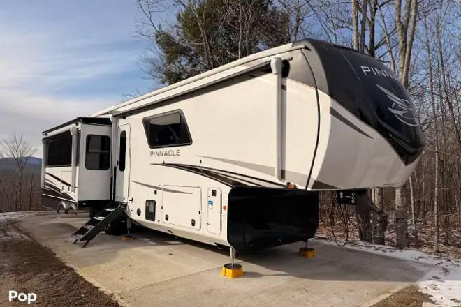 2025 Pinnacle 36FBTS