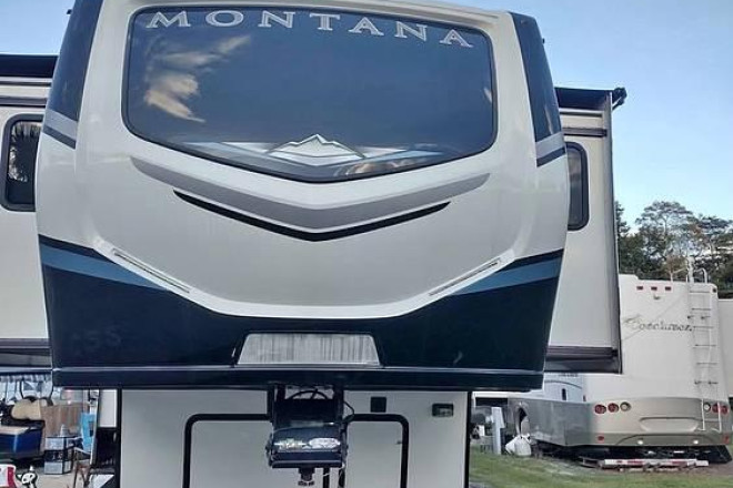 2021 Montana 3761 FL