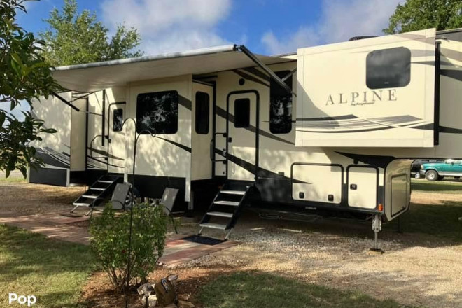 2019 Alpine 3800FK