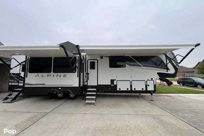 2024 Alpine 3910RK