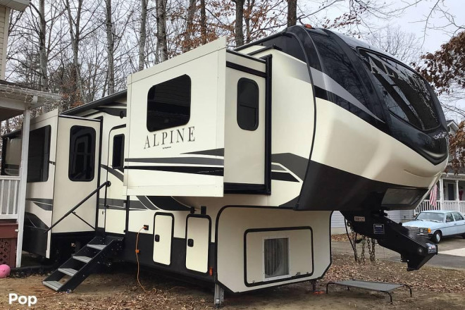 2020 Alpine 3701FL