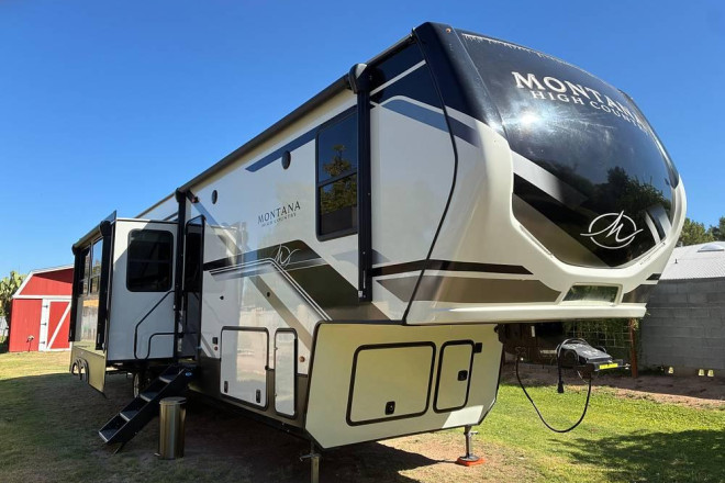 2024 Montana High Country 381TB