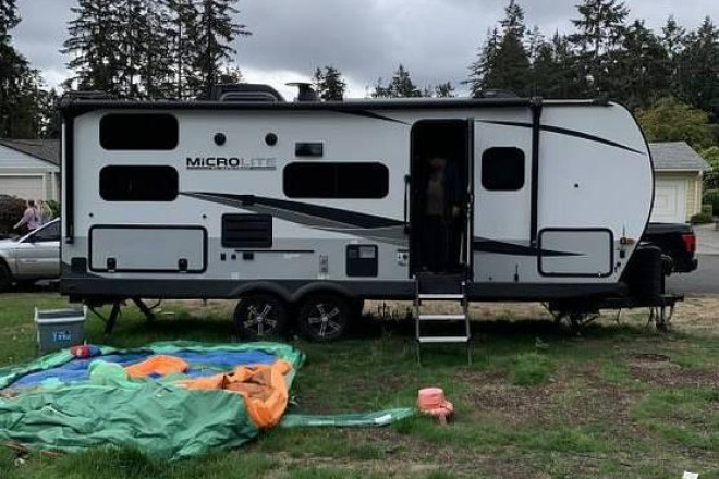 2023 Micro Lite 25BRDS