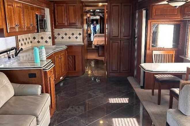 2008 Navigator Caspian IV