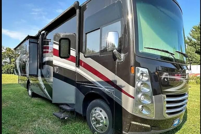 2017 Challenger 37TB