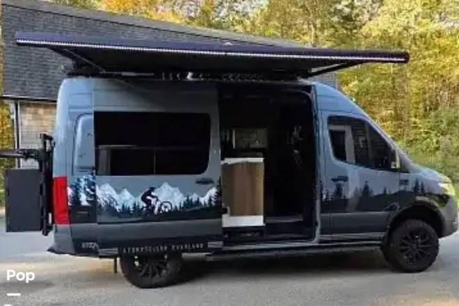 2021 Storyteller Overland Stealth Mode 4X4