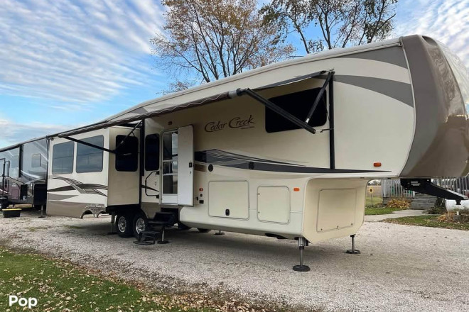 2017 Hathaway 36CKTS