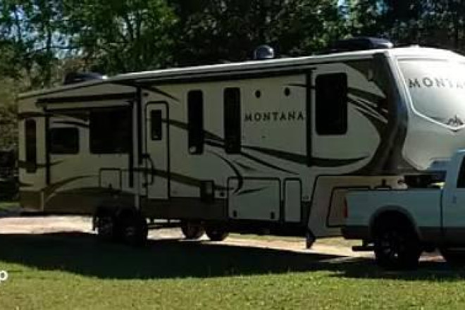 2017 Montana 3950BR