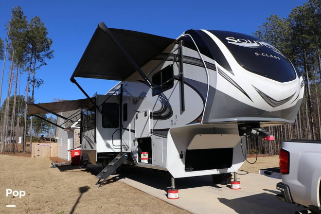 2022 Solitude 3740 BH-R