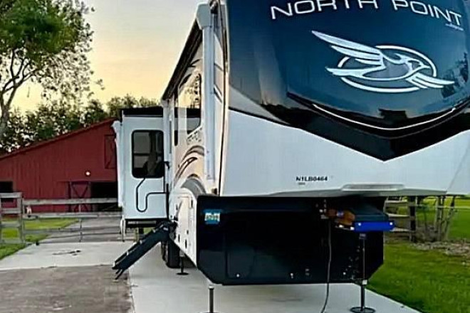 2022 North Point 310RLTS