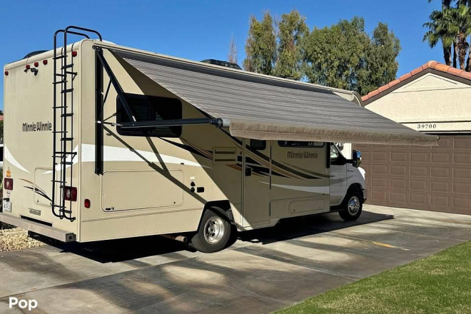 2018 Minnie Winnie 25b