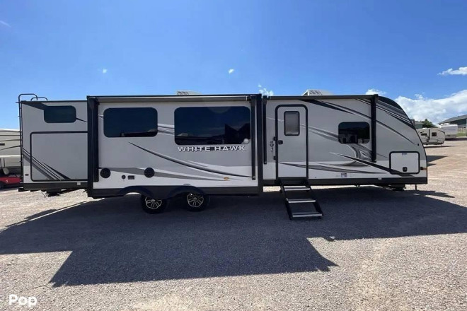 2021 White Hawk 32BH