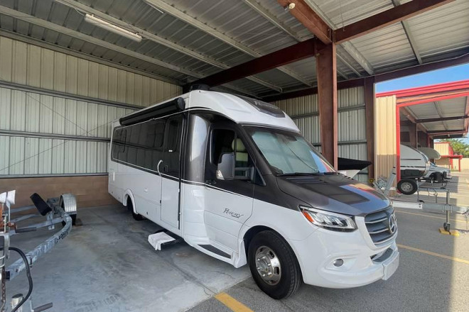 2023 Ultra Brougham 25 TBS