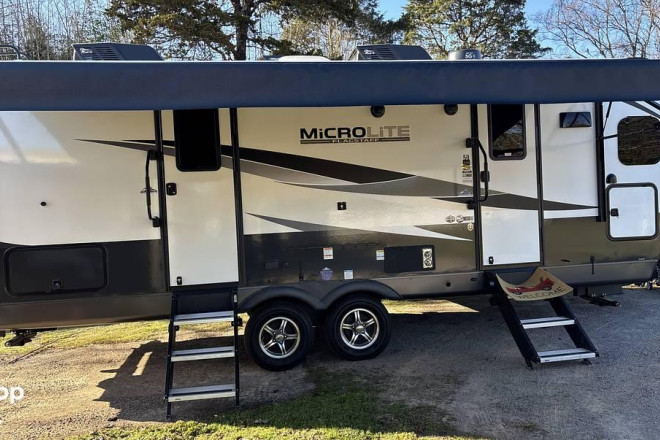 2025 Micro Lite Flagstaff 25FKB