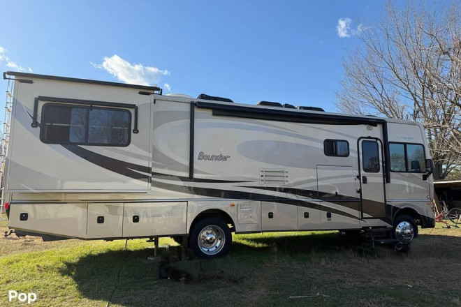 2012 Bounder 33C