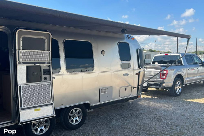 2016 Flying Cloud 23FB