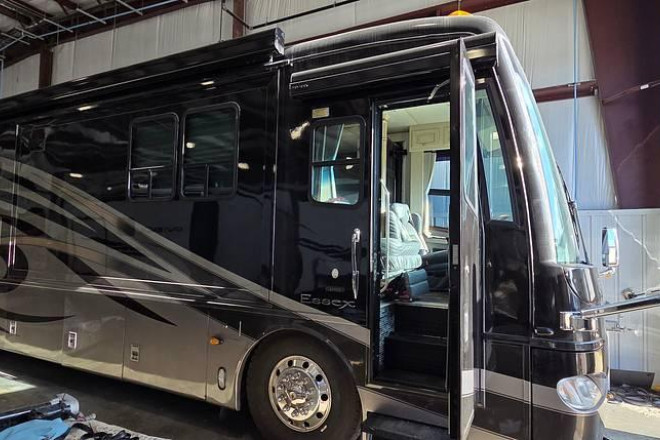 2005 Essex 4503 Westminster