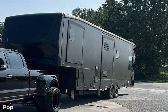 2022 Road Warrior 375RW