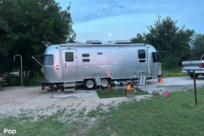 2021 Globetrotter 25FB Queen