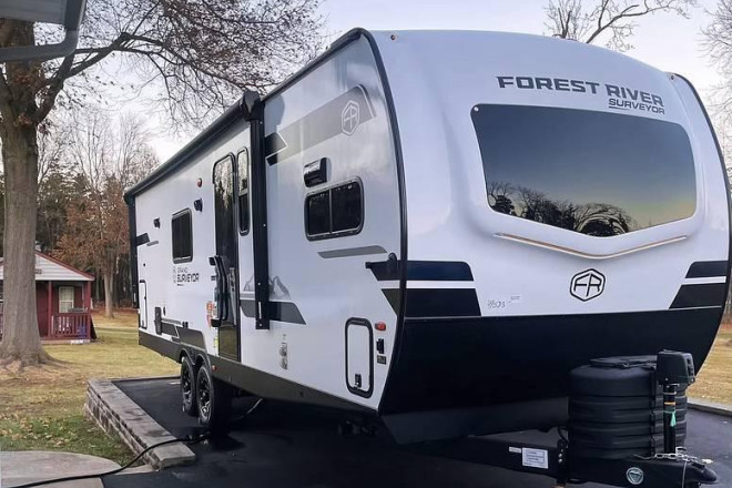 2025 Surveyor Grand 268FKBS