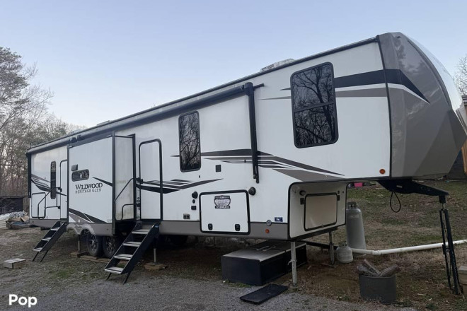 2022 Heritage Glen 353BED