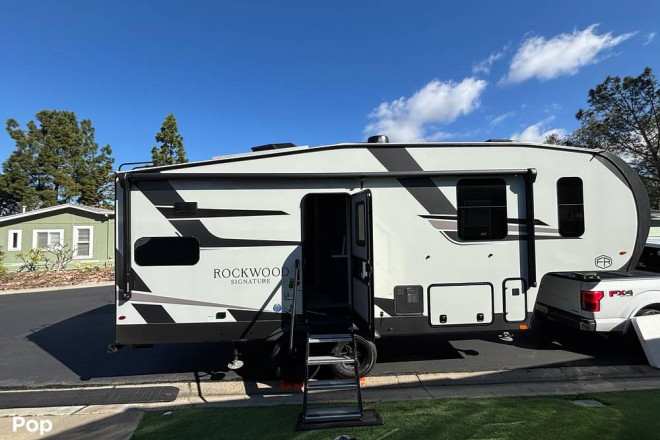 2025 Signature R281RK