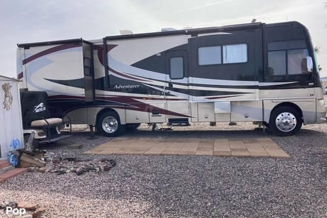 2010 Adventurer 35P