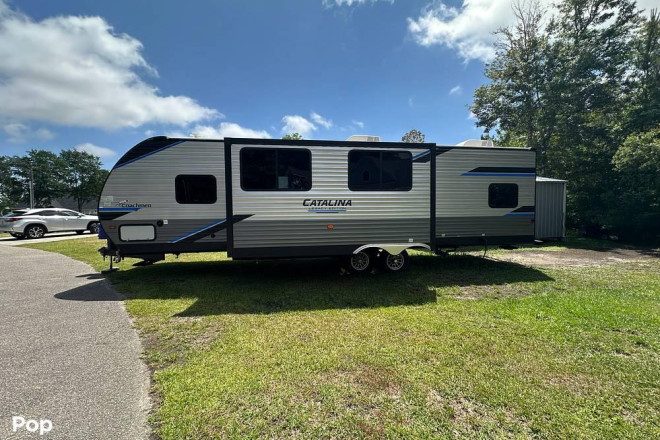 2022 Catalina 303QBCK