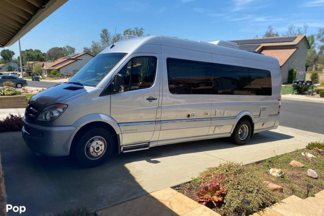 2013 Interstate 24 LOUNGE