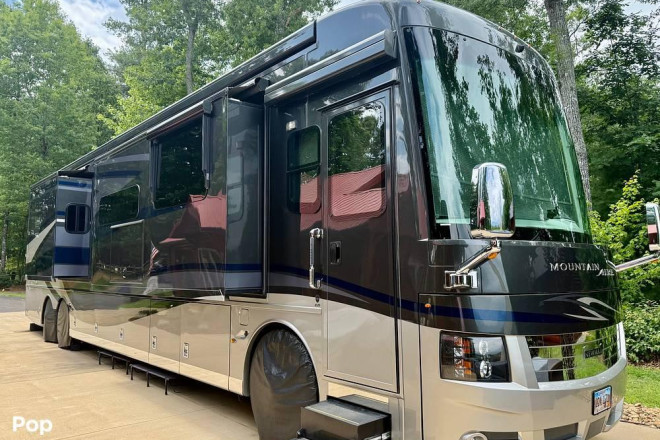 2019 Mountain Aire 4579