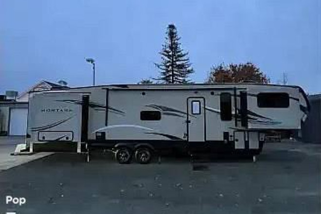 2017 Montana HIGH COUNTRY 374FL