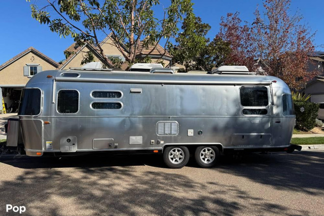 2021 Flying Cloud 28RB Twin