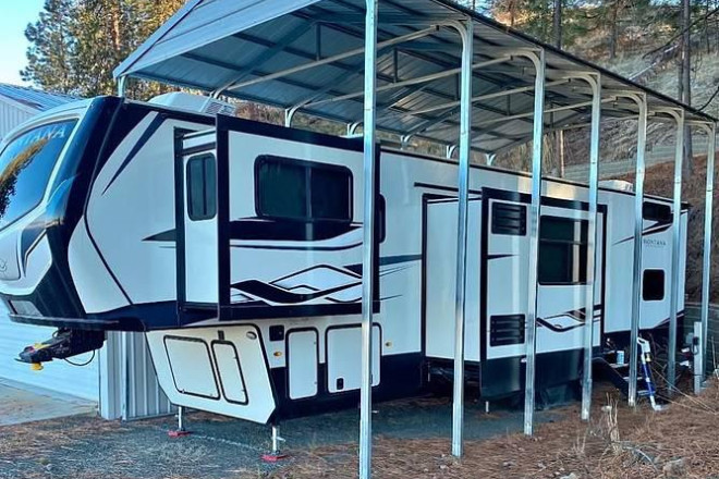 2022 Montana High Country 377fl