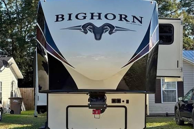 2018 Bighorn 3270RS