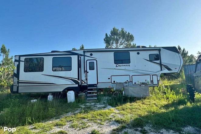 2022 Crusader 382MBH