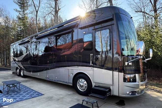 2019 Mountain Aire 4579