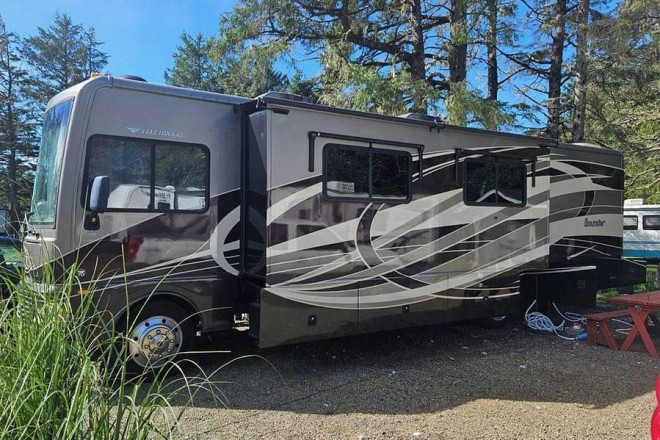 2015 Bounder M-35K Ford 6.8 Liter