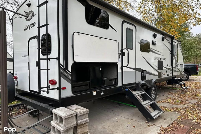 2022 White Hawk 29bh