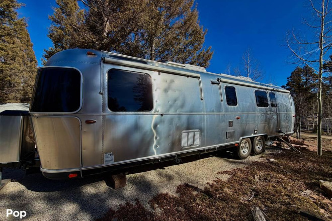 2018 Classic Series 33FBQ