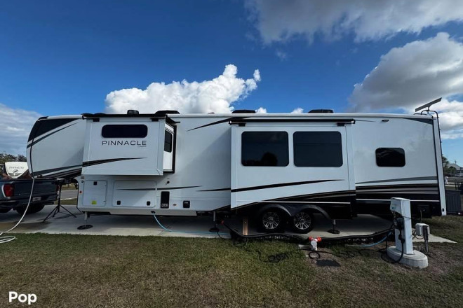 2025 Pinnacle 38FBRK