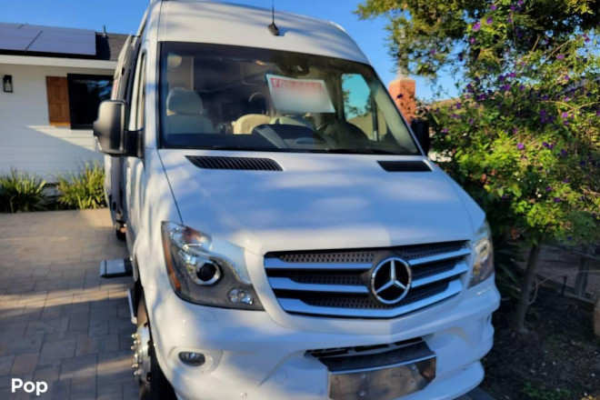 2018 Interstate Lounge EXT 4X4