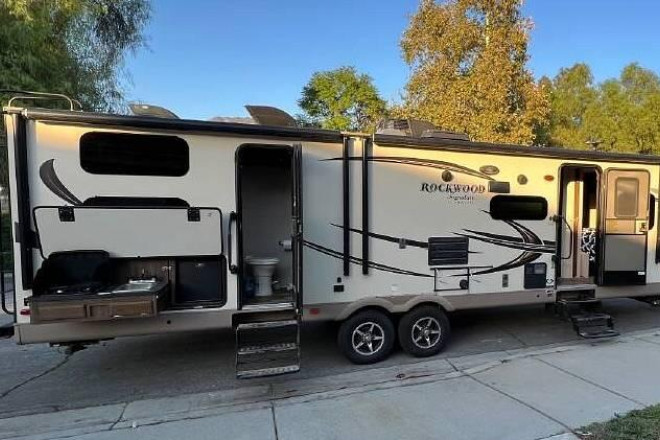 2017 Signature Ultra-Lite 8311WS