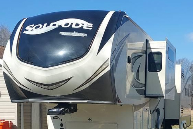 2018 Solitude 373FB