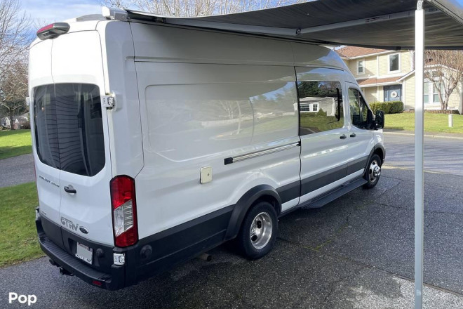 2022 Transit XLT 350