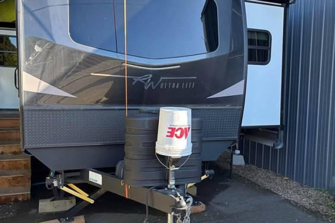 2023 Ultra Lite 2906BS