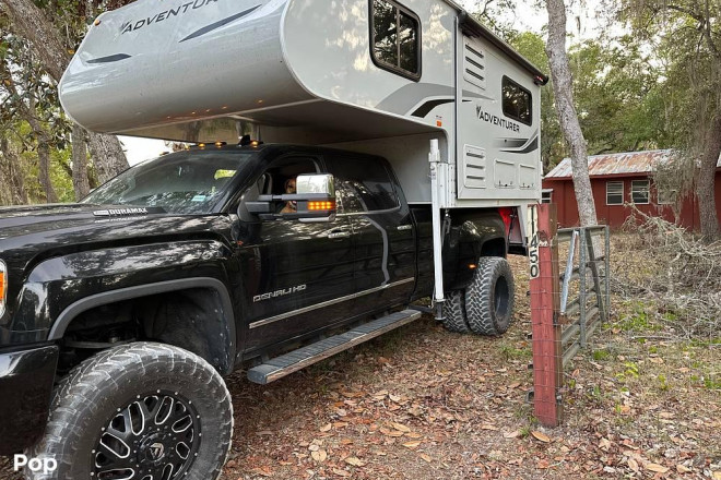 2023 Adventurer 910DB